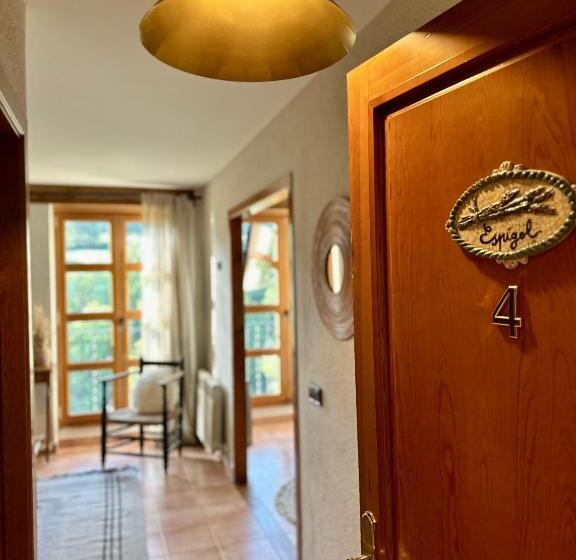 L Hotelet D Estamariu Cal Teixidor