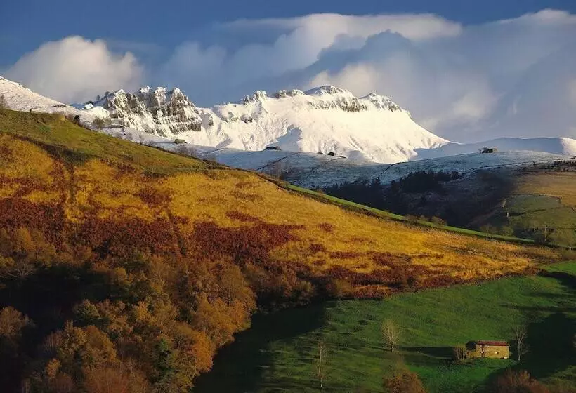 La Casa De Bustantegua