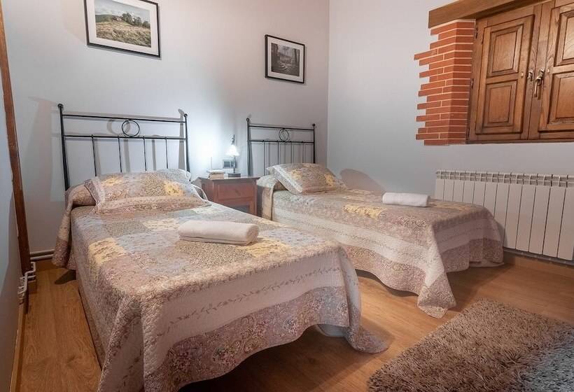 La Casa De Bustantegua