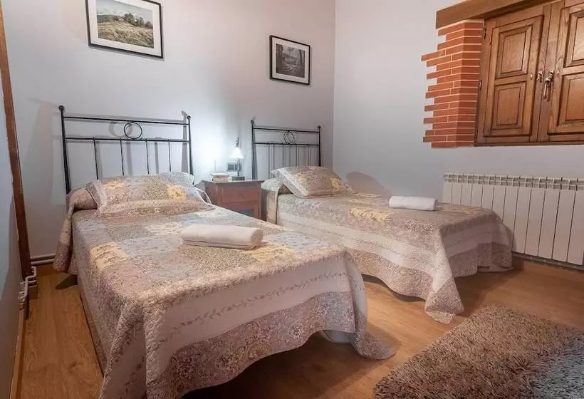 La Casa De Bustantegua