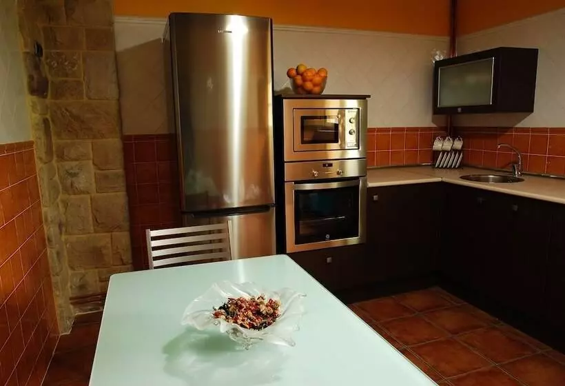 La Casa De Bustantegua