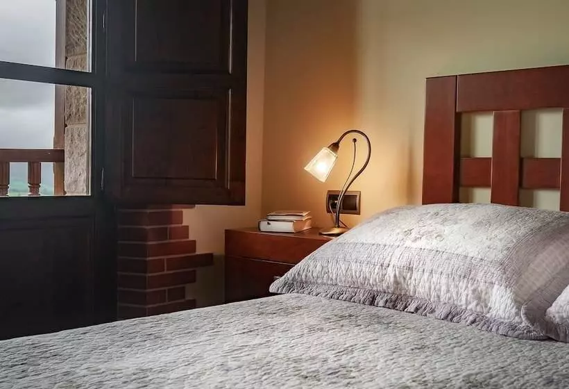 La Casa De Bustantegua