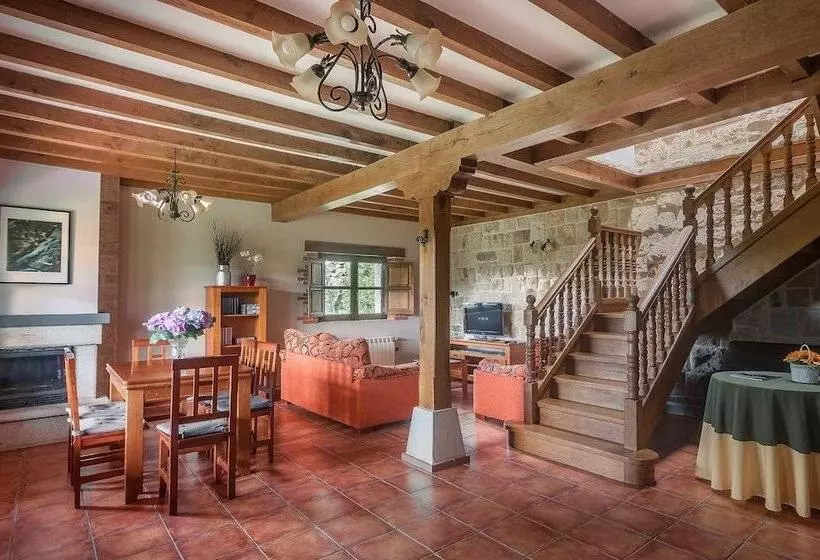 La Casa De Bustantegua