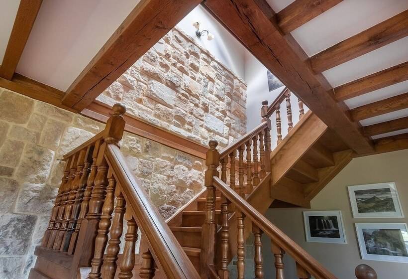 La Casa De Bustantegua