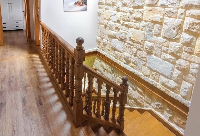 La Casa De Bustantegua