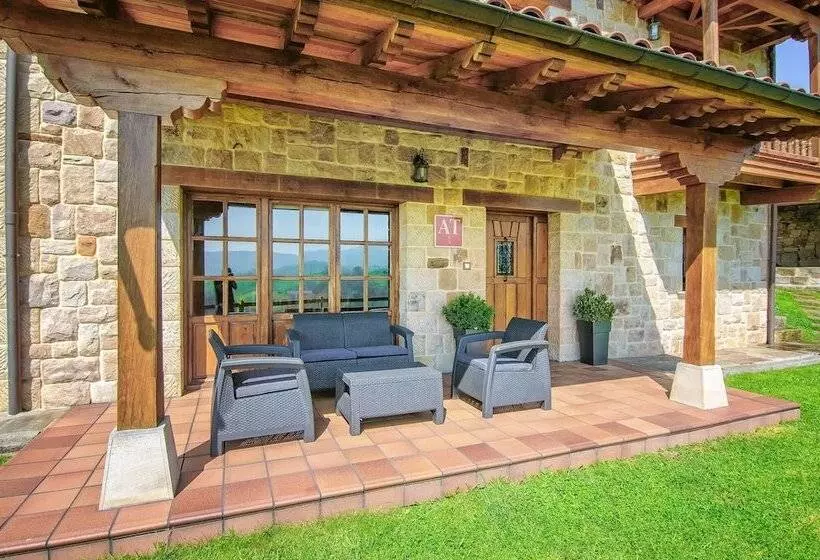 La Casa De Bustantegua