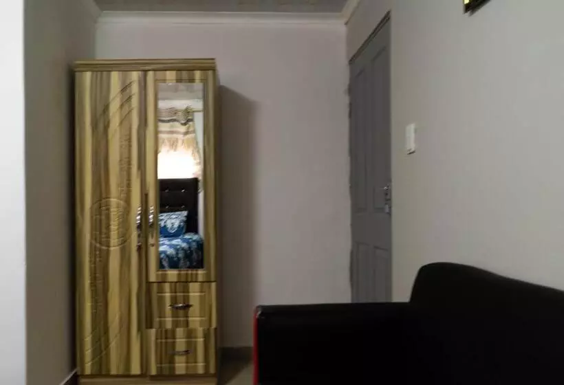 پانسیون Albrine Lodge