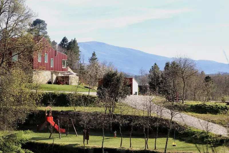 ペンション Encosta Do Sobreiro  Serra Da Estrela