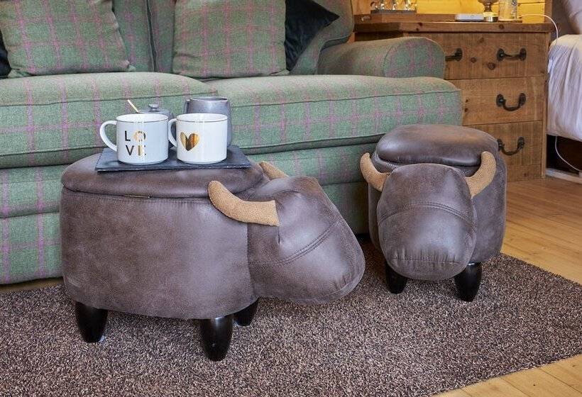 Punch Tree Lodge For Couples, Wood Burning Hot Tub