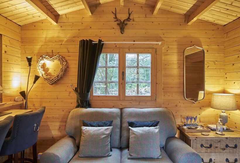 Punch Tree Lodge For Couples, Wood Burning Hot Tub