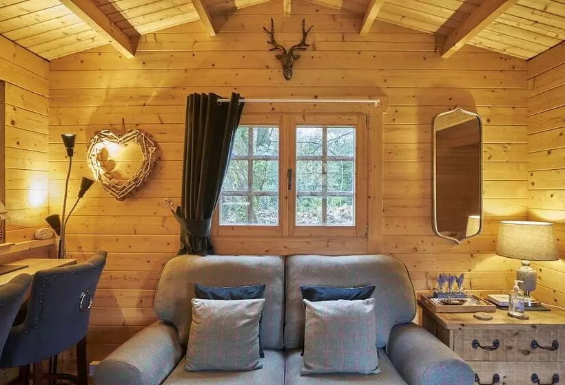 Punch Tree Lodge For Couples, Wood Burning Hot Tub