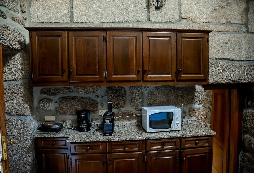 Rustic House With Swimming Pool, Vieira Minho By Izibookings