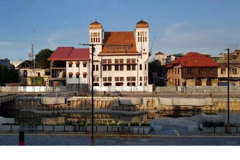 هتل Dequr Jakarta Kota