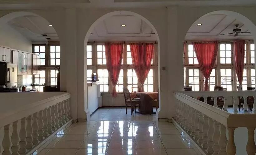 هتل Dequr Jakarta Kota