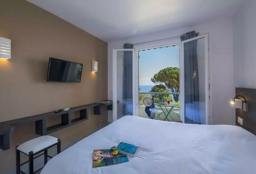 هتل Hôtel Club Du Domaine D Aiguebelle, Ussim Vacances