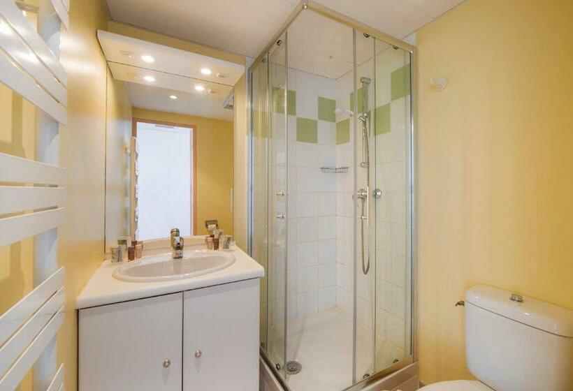 هتل Hôtel Club Du Domaine D Aiguebelle, Ussim Vacances