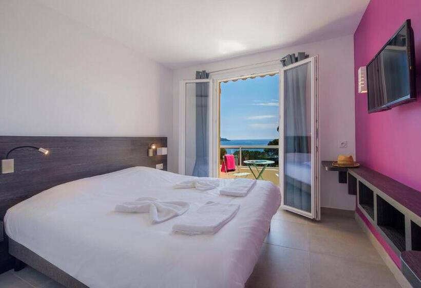 هتل Hôtel Club Du Domaine D Aiguebelle, Ussim Vacances