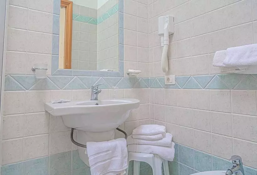 Hotelli Royal Inn
