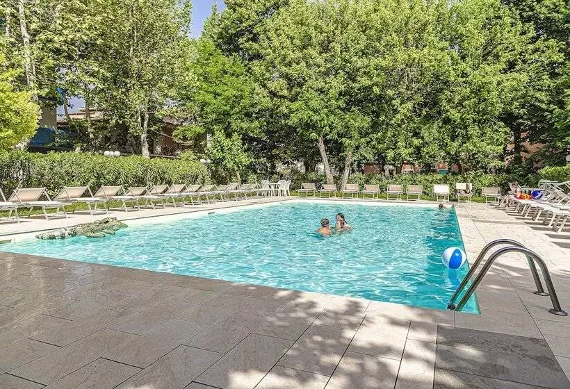 Hotelli Royal Inn