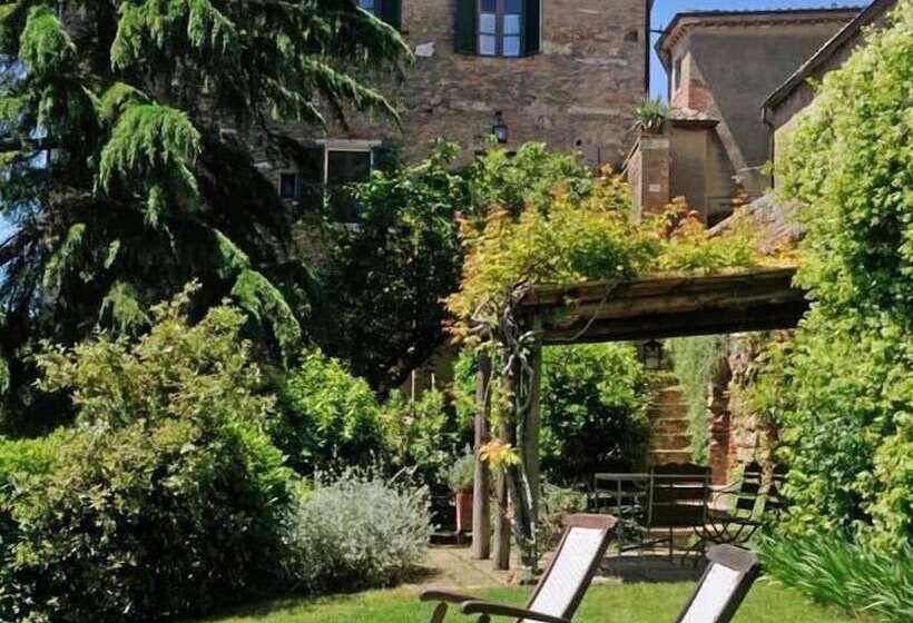 Резиденция Borgo Lucignanello Bandini