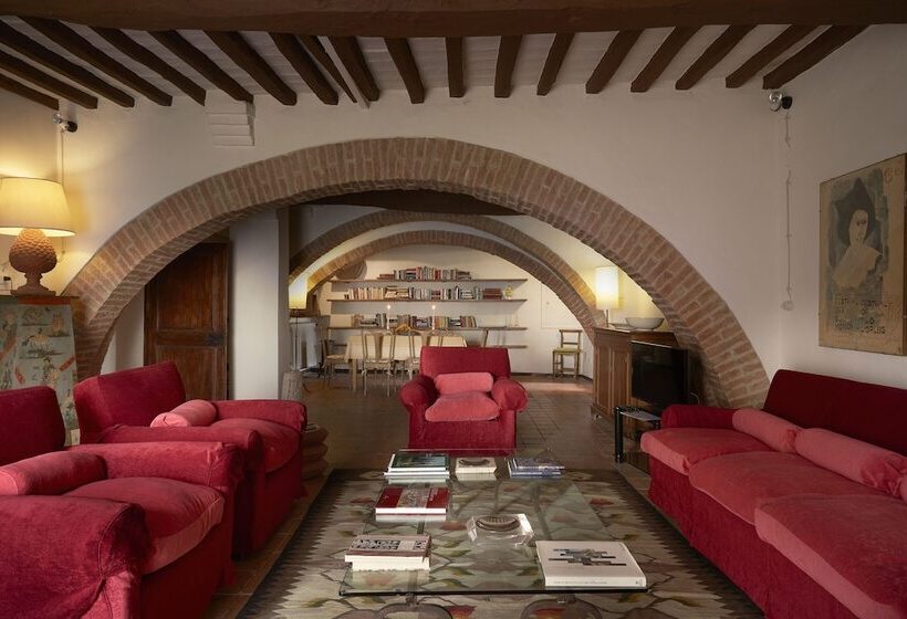 Резиденция Borgo Lucignanello Bandini