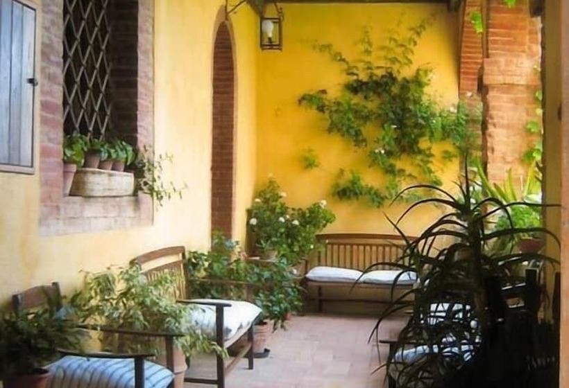 Резиденция Borgo Lucignanello Bandini