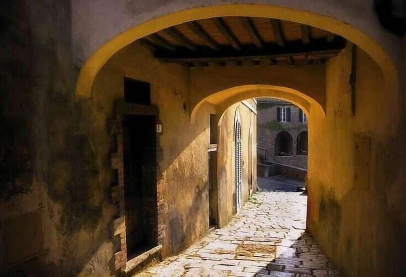 Резиденция Borgo Lucignanello Bandini