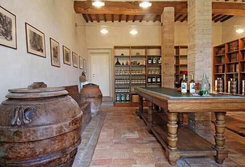 Резиденция Borgo Lucignanello Bandini