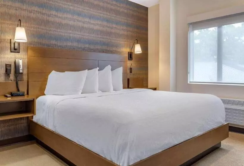 The Cranberry, Ascend Hotel Collection