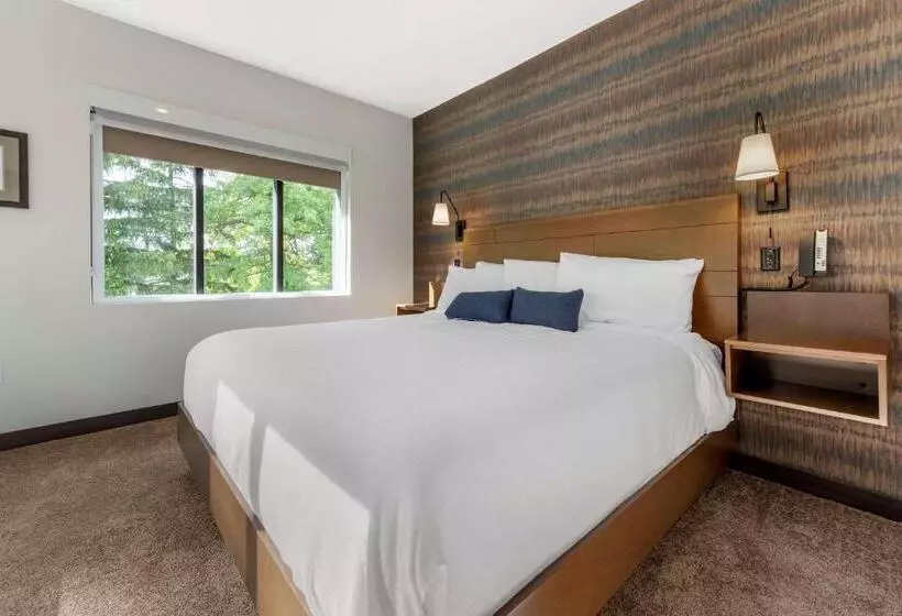The Cranberry, Ascend Hotel Collection