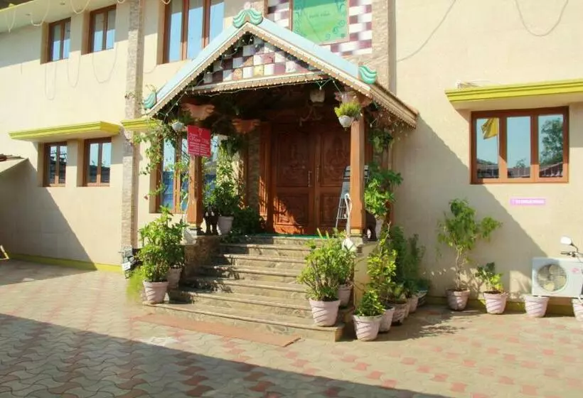 تختخواب و صبحانه Vaani Villa By Royal Stay