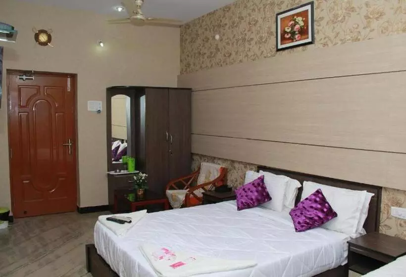 تختخواب و صبحانه Vaani Villa By Royal Stay