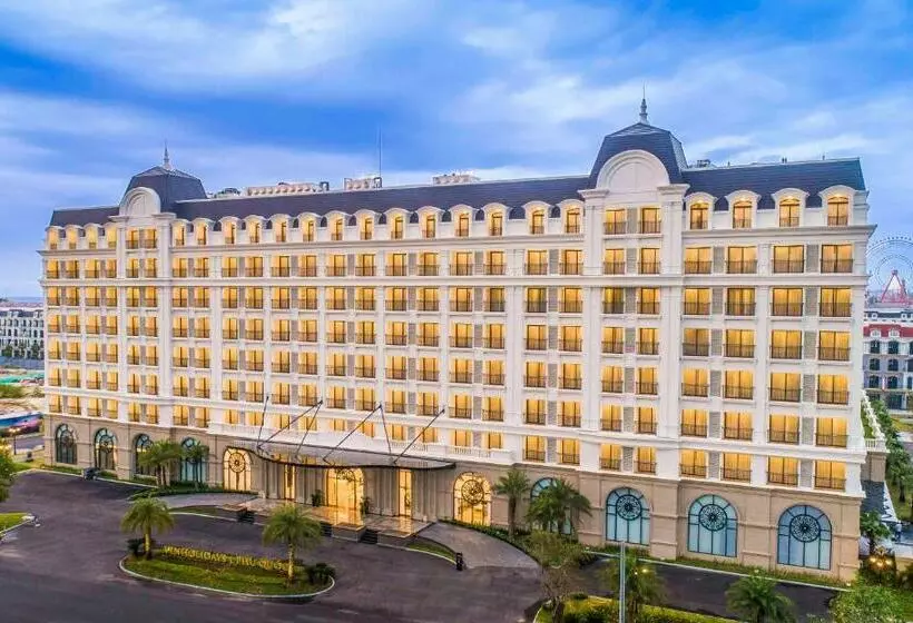 هتل Vinholidays Fiesta Phu Quoc