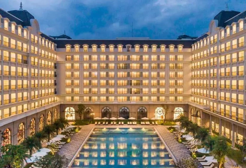 هتل Vinholidays Fiesta Phu Quoc