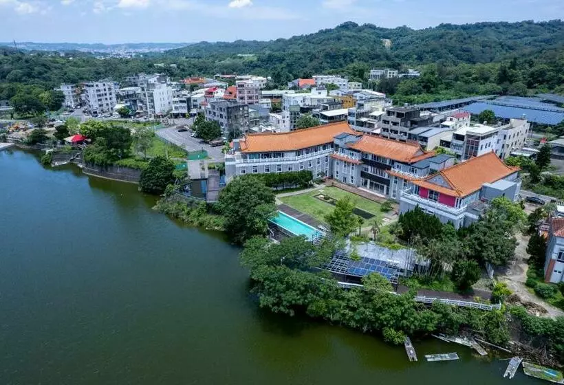 هتل 水漾月明度假文旅