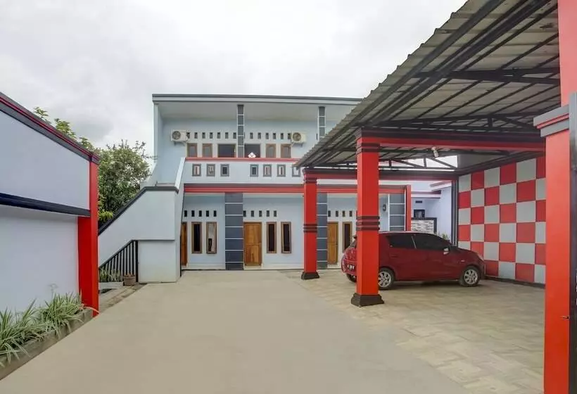 ホテル Oyo 3982 Azka Homestay Syariah
