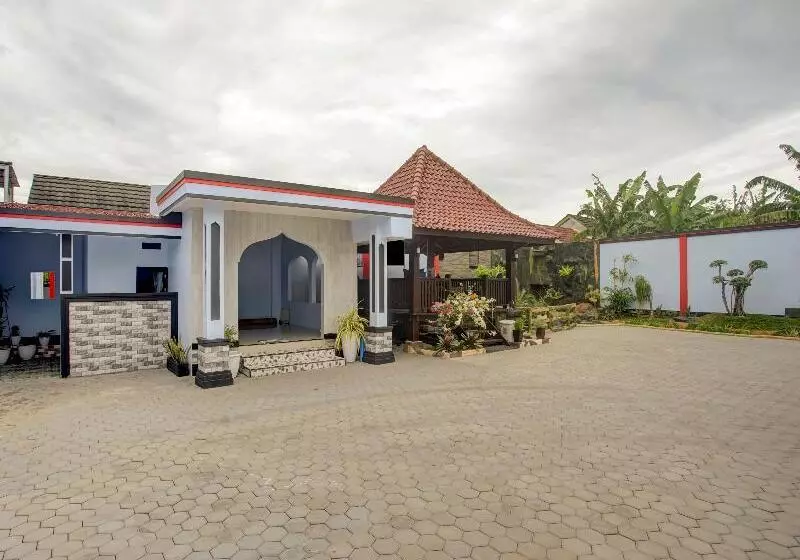 ホテル Oyo 3982 Azka Homestay Syariah