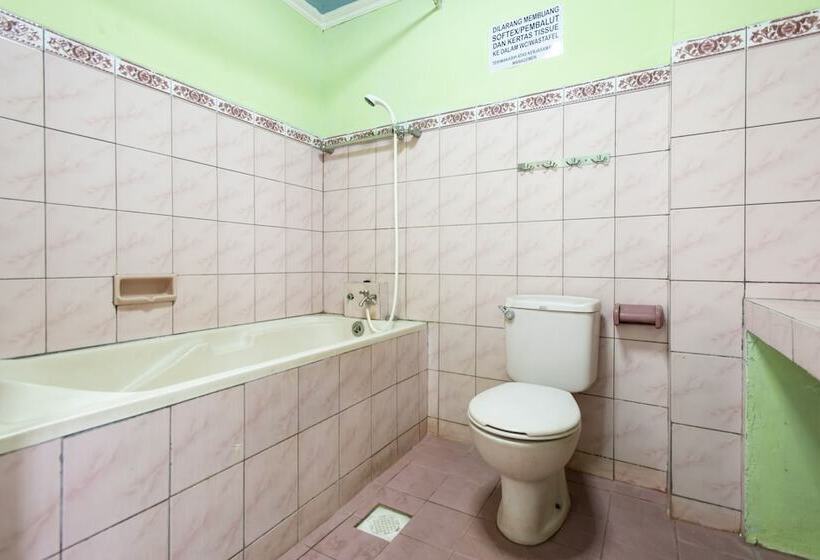 בית מלון כפרי Spot On 3961 Fico S Residence Syariah