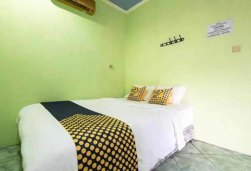 Hotelli Spot On 3961 Fico S Residence Syariah