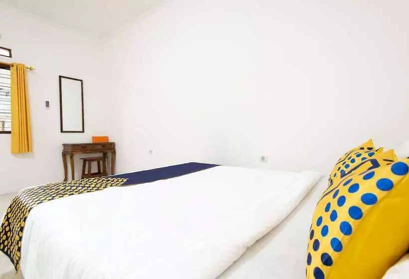 Hotelli Spot On 3961 Fico S Residence Syariah