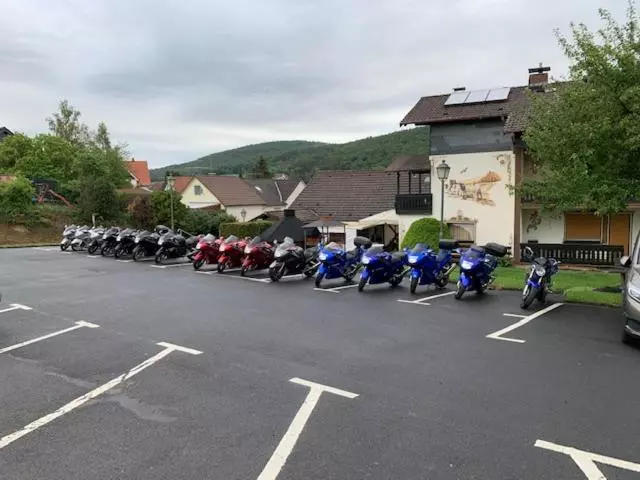 ホテル & Restaurant Zum Deutschen Haus