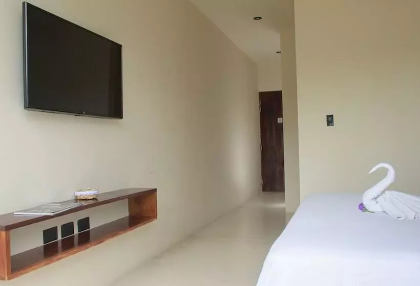 Moonshine Tulum Hotel & Hostel