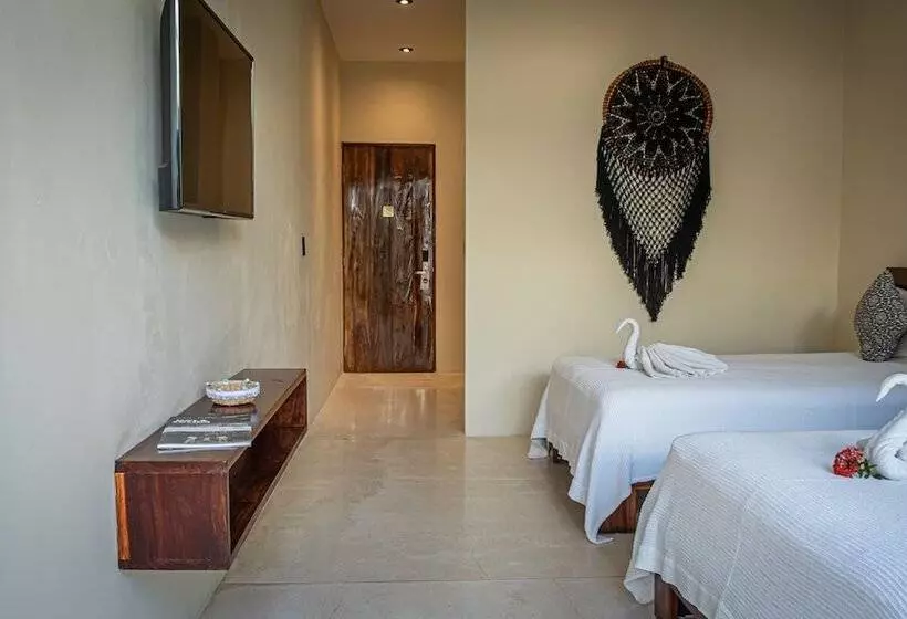 Moonshine Tulum Hotel & Hostel