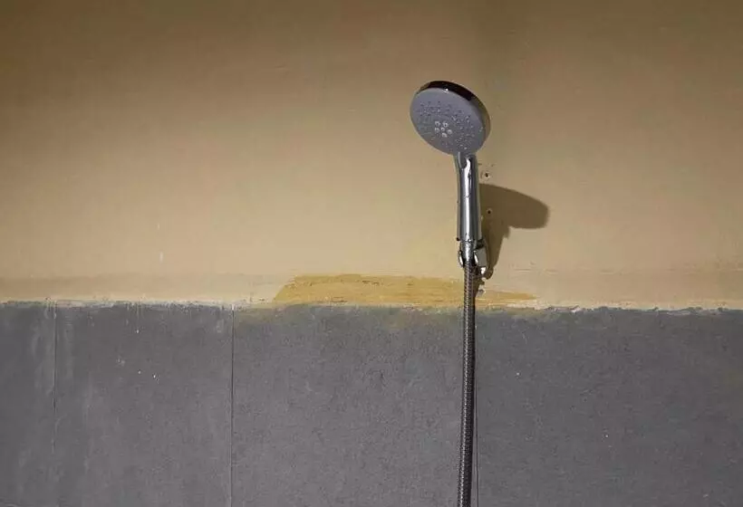 Hotelli Reddoorz Near Gedung Kesenian Palopo