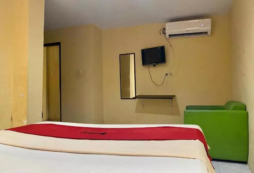 Hotelli Reddoorz Near Gedung Kesenian Palopo