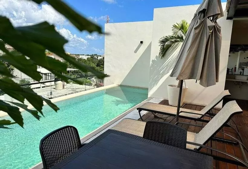 Moonshine Tulum Hotel & Hostel