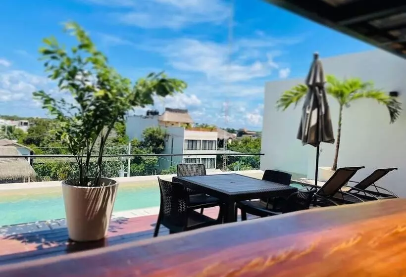 Moonshine Tulum Hotel & Hostel