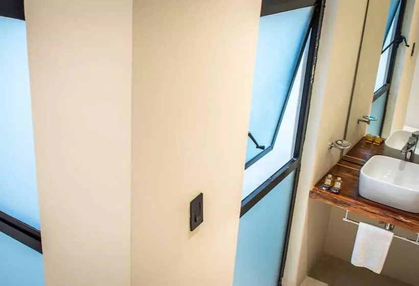 Moonshine Tulum Hotel & Hostel