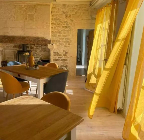 Aamiaismajoitus (B&B) Logis De Pierre Levée