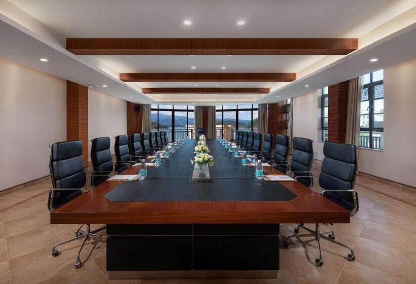 בית מלון כפרי Ramada By Wyndham Chenzhou Dongjiang Lake